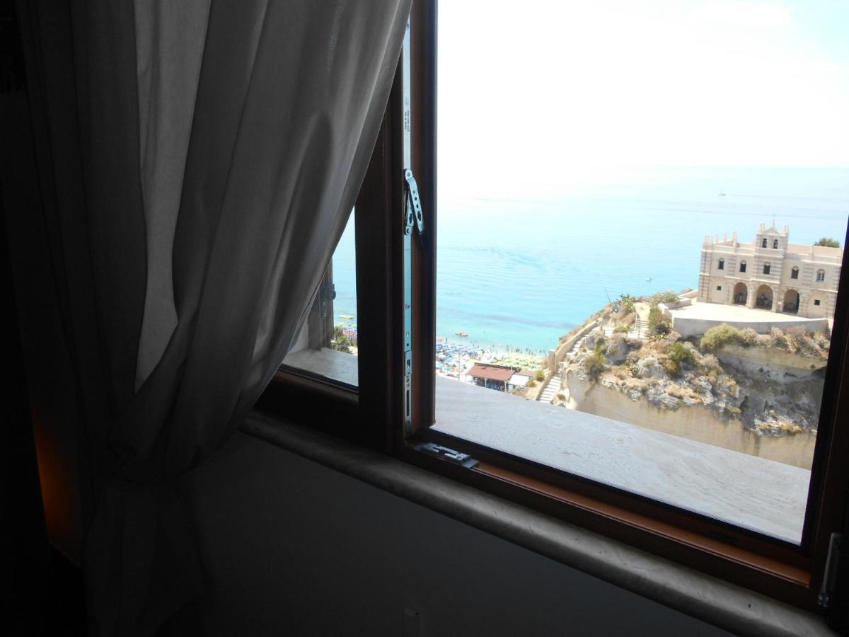 Bluemind Aparthotel โตรเปอา ภายนอก รูปภาพ